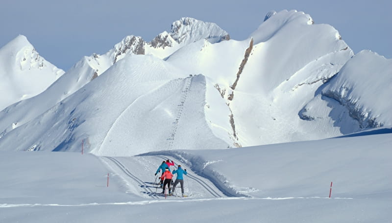 Skieurs parcourant le plateau de Beauregard