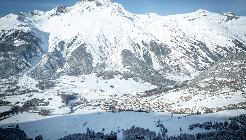 Vue générale hiver domaine skiable de Val Cenis