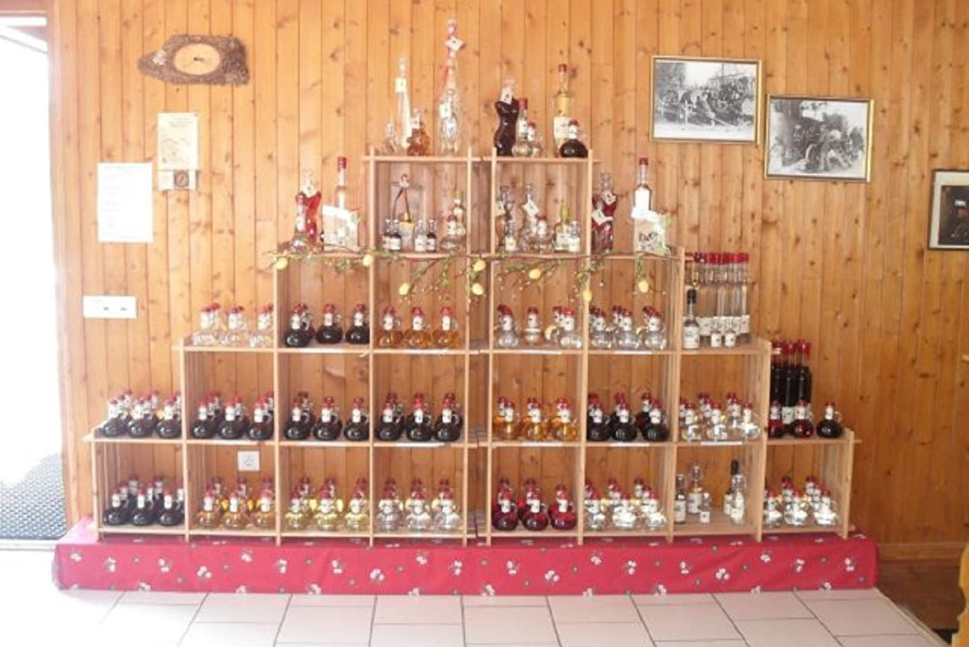 File:Génépi L'Ancienne, Distillerie des Alpes, 2023.jpg