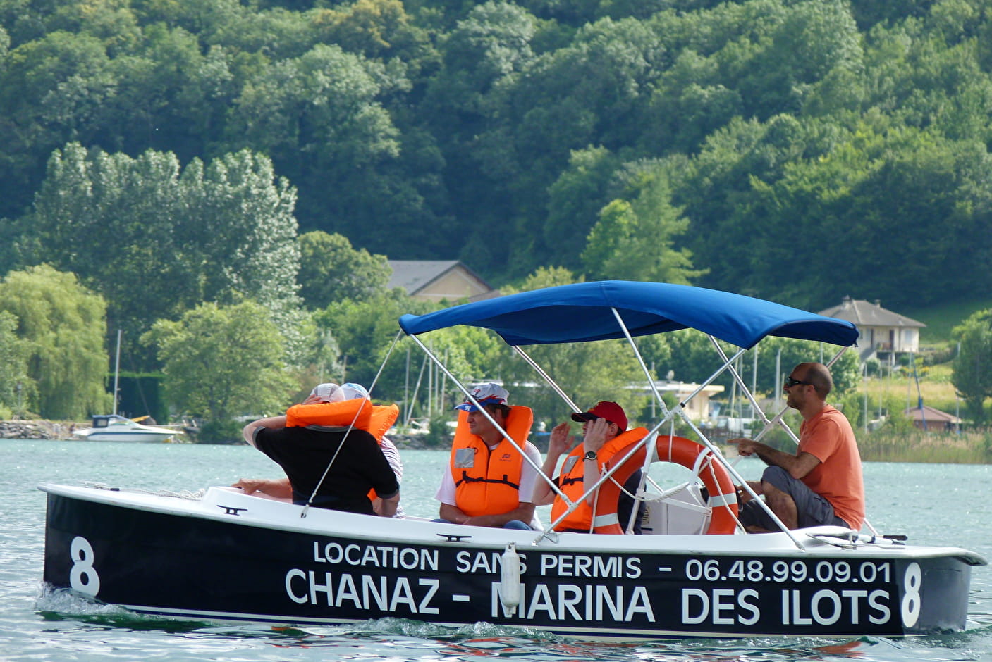 Boat Rentals without a Licence – Bateau Bleu du Canal | Savoie Mont Blanc  (Savoie et Haute Savoie) - Alpes