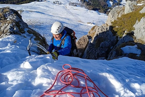 Initiation et perfectionnement à l'alpinisme hivernal